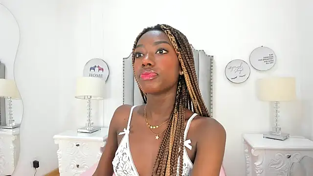 SamantaMarquez online show from 10/08/25, 07:47