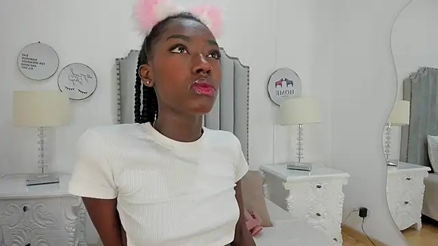 SamantaMarquez online show from 10/22/25, 07:46