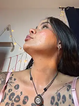 Snapshot of HotAlana_ chatting on 03/24/26, 11:27 HotAlana online show from 03/24/26, 11:27