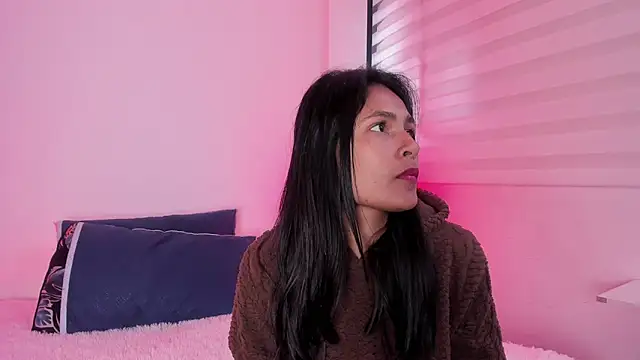 Fernanda liie  online show from 06/12/26, 12:36