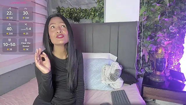 Fernanda liie  online show from 12/05/25, 12:37