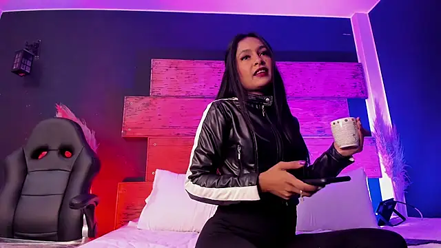 Fernanda liie  online show from 03/10/25, 12:17