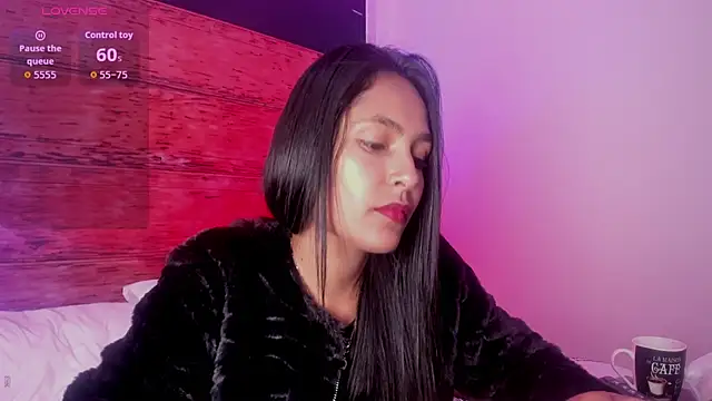 Fernanda liie  online show from 06/02/26, 01:00