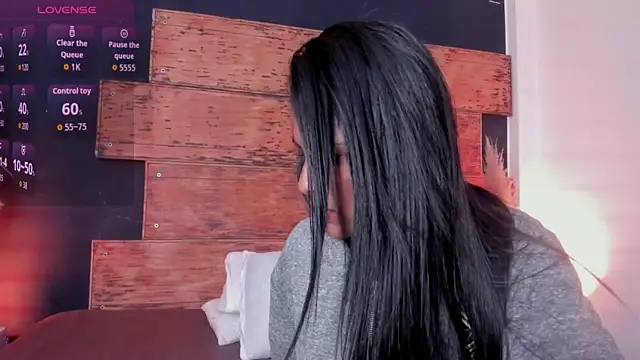 Fernanda liie  online show from 07/15/26, 12:12