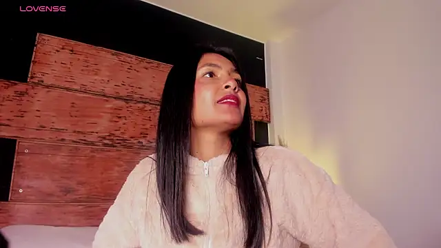Fernanda liie  online show from 06/20/26, 12:54