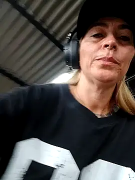 Sara Valkyri online show from 03/07/25, 06:54
