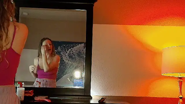 Snapshot of iamamandarose chatting on 11/02/25, 03:17 iamamandarose online show from 11/02/25, 03:17