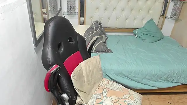 heiker  online show from 10/02/25, 02:37