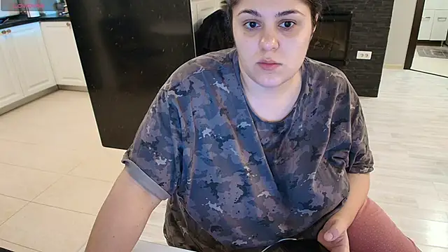 Layla- online show from 01/17/26, 02:31