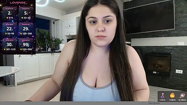 Snapshot of Layla- chatting on 02/23/25, 07:38 Layla- online show from 02/23/25, 07:38