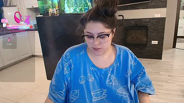 Layla- online show from 03/26/26, 12:03