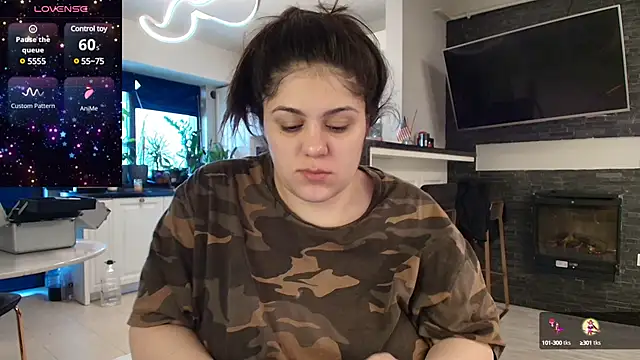 Snapshot of Layla- chatting on 02/25/25, 10:37 Layla- online show from 02/25/25, 10:37
