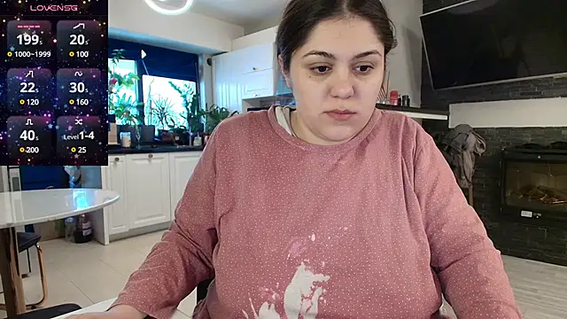 Snapshot of Layla- chatting on 02/20/25, 11:31 Layla- online show from 02/20/25, 11:31