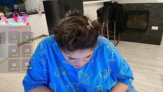 Layla- online show from 11/27/25, 11:43