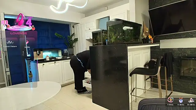 Layla- online show from 11/26/25, 10:15