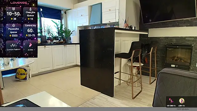 Snapshot of Layla- chatting on 02/18/25, 12:39 Layla- online show from 02/18/25, 12:39