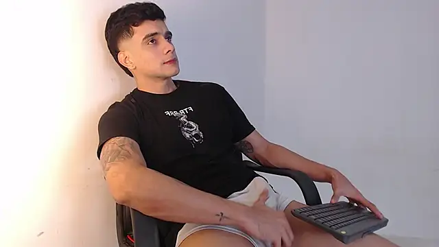 adam levis17 online show from 10/23/25, 06:45