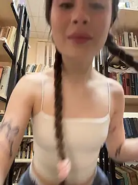 Snapshot of melicious_ chatting on 02/04/26, 05:35 melicious online show from 02/04/26, 05:35