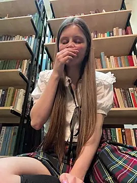 melicious  online show from 12/03/25, 04:57