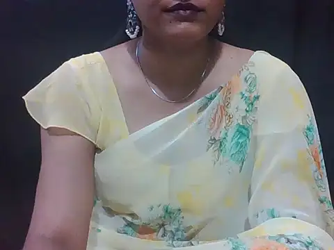 Snapshot of sugandha_bhabhi chatting on 07/13/26, 04:39 sugandha bhabhi online show from 07/13/26, 04:39