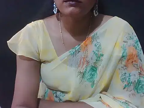 Snapshot of sugandha_bhabhi chatting on 05/05/26, 05:16 sugandha bhabhi online show from 05/05/26, 05:16