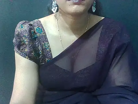Snapshot of sugandha_bhabhi chatting on 05/29/26, 04:40 sugandha bhabhi online show from 05/29/26, 04:40