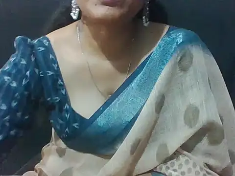 Snapshot of sugandha_bhabhi chatting on 06/15/26, 04:28 sugandha bhabhi online show from 06/15/26, 04:28