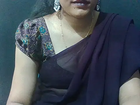 Snapshot of sugandha_bhabhi chatting on 06/11/26, 04:04 sugandha bhabhi online show from 06/11/26, 04:04