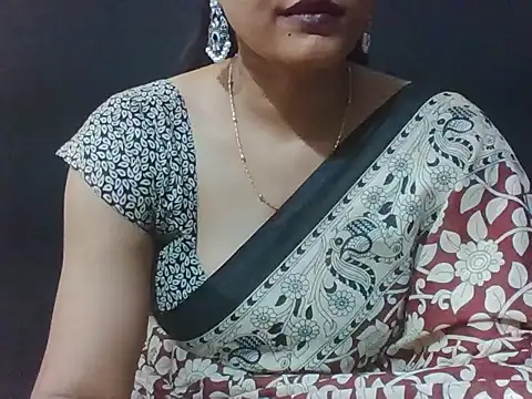 Snapshot of sugandha_bhabhi chatting on 06/08/26, 04:29 sugandha bhabhi online show from 06/08/26, 04:29