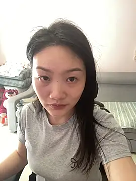 Snapshot of pangtouyubb chatting on 04/25/26, 04:37 pangtouyubb online show from 04/25/26, 04:37