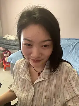 Snapshot of pangtouyubb chatting on 05/07/26, 04:39 pangtouyubb online show from 05/07/26, 04:39