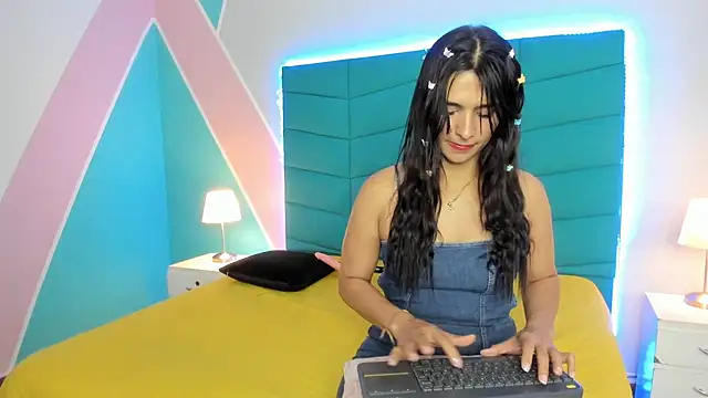 Snapshot of Emilly_wilson_ chatting on 02/27/25, 03:59 Emilly wilson online show from 02/27/25, 03:59