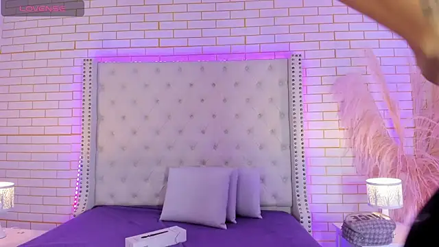 Emilly wilson  online show from 10/23/25, 11:42