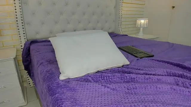 Emilly wilson  online show from 11/07/25, 11:48