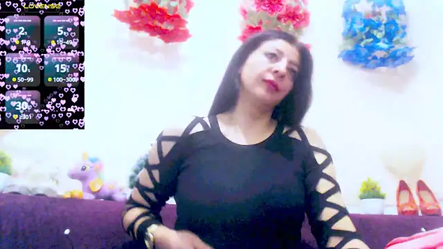 Alina eve online show from 10/28/25, 08:57