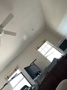 tiny asian24 online show from 09/17/25, 05:37