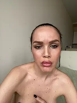 Snapshot of Beverly_Hilll chatting on 03/06/25, 12:41 Beverly Hilll online show from 03/06/25, 12:41