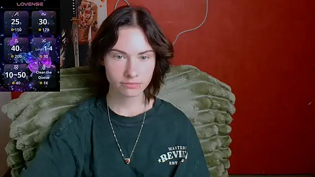 Snapshot of Fiona_Night chatting on 05/18/26, 11:37 Fiona Night online show from 05/18/26, 11:37