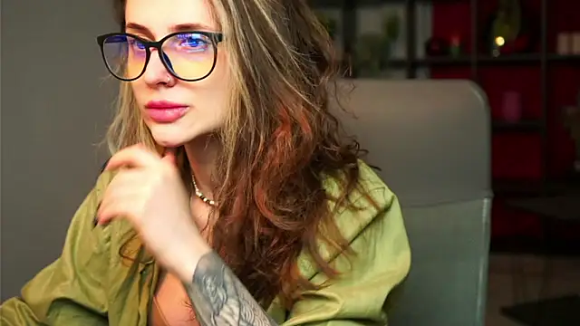 OliviaMcClean online show from 02/08/26, 02:20