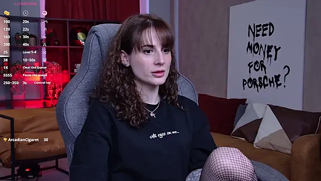 Snapshot of OliviaMcClean chatting on 07/05/26, 04:19 OliviaMcClean online show from 07/05/26, 04:19
