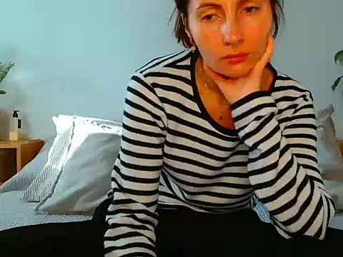 Irina9793 online show from 11/13/25, 09:02