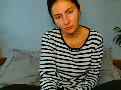 Irina9793 online show from 11/10/25, 11:04