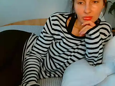 Snapshot of Irina9793 chatting on 05/01/26, 09:03 Irina9793 online show from 05/01/26, 09:03