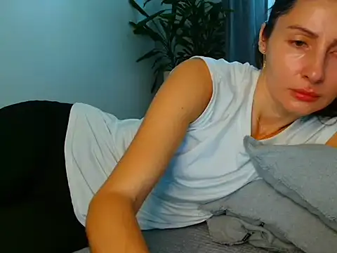 Snapshot of Irina9793 chatting on 06/02/26, 05:40 Irina9793 online show from 06/02/26, 05:40