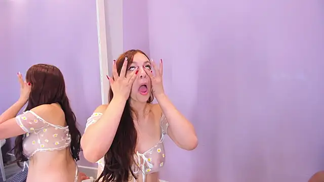 Adharamonroe online show from 10/22/25, 10:47