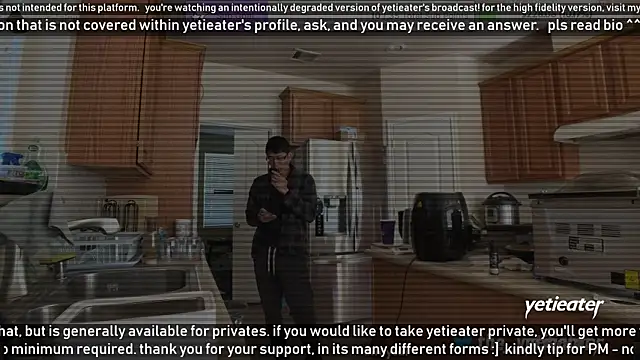 Snapshot of yetieater chatting on 01/22/25, 06:20 yetieater online show from 01/22/25, 06:20