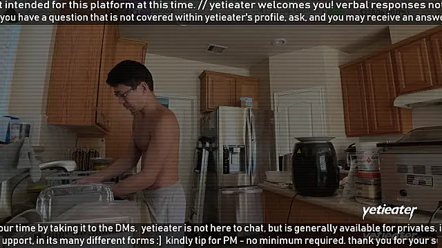 Snapshot of yetieater chatting on 02/28/26, 04:17 yetieater online show from 02/28/26, 04:17