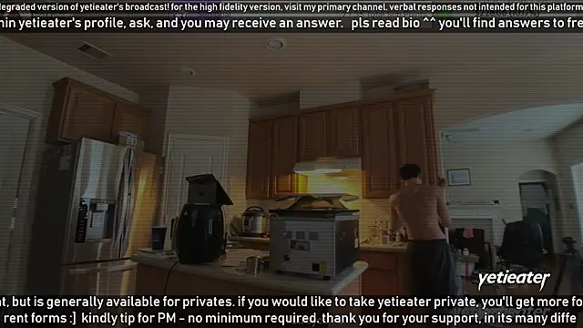 Snapshot of yetieater chatting on 02/09/25, 03:34 yetieater online show from 02/09/25, 03:34