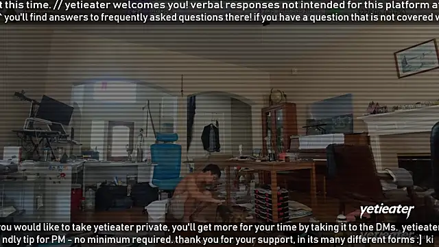 Snapshot of yetieater chatting on 06/24/26, 04:16 yetieater online show from 06/24/26, 04:16