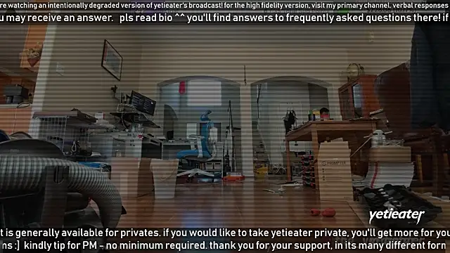 Snapshot of yetieater chatting on 03/20/25, 05:25 yetieater online show from 03/20/25, 05:25
